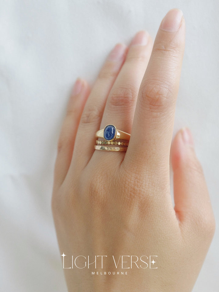 Verse of Azure Skies: Vintage Style Lapis Lazuli Gold Ring - 18k Solid Gold Retro Style Gift for Her Stacking Rings